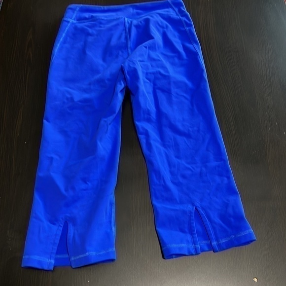 Lucy lotus collection capri legging - Picture 6 of 6